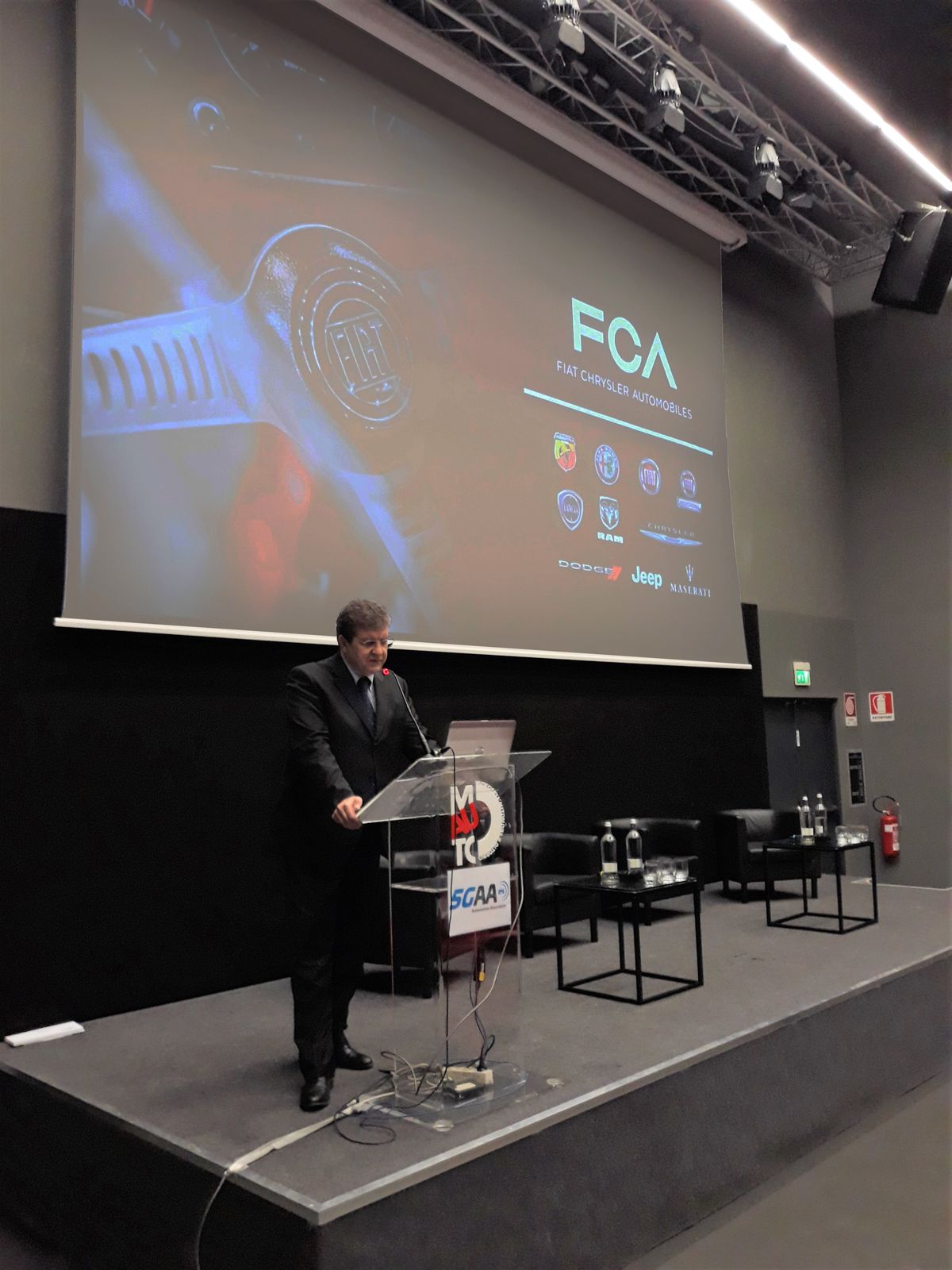 5GAA Konferenz in Turin: Fiat Chrysler Automobiles demonstriert 5G-basierte Technologien für mehr Sicherheit im Straßenverkehr